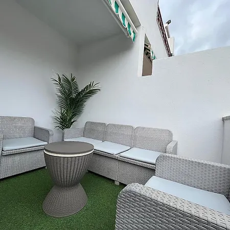 Ocean Light Apartment *
